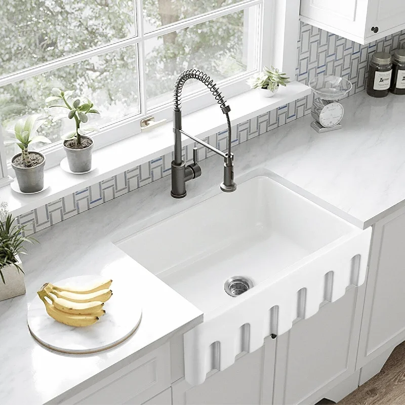 30 In. Farmhouse Single Bowl White Bowl Ceramic Kitchen Sink Basin - 30'' x 20'' x 10''