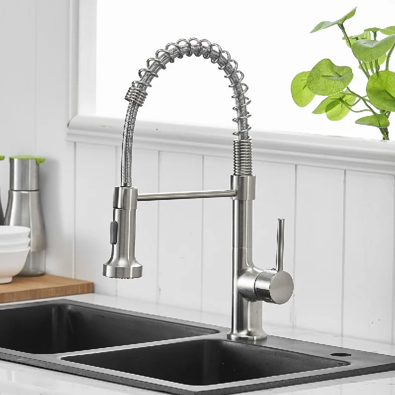 Single Handle High Arc Pull Out Sprayer Kitchen Faucet in Brushed Nickel - 4.2'' x 8.3''